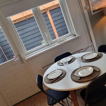 Vakantiehuis Bloei Aan Zee 200 M From Sea&center Egmond aan Zee
