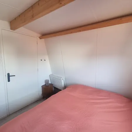 Bloei Aan Zee 200 M From Sea And Center Holiday home