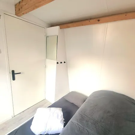 Bloei Aan Zee 200 M From Sea And Center Holiday home