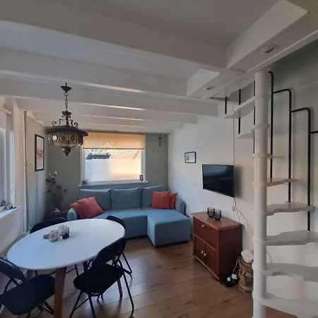 Vakantiehuis Bloei Aan Zee 200 M From Sea&center Egmond aan Zee