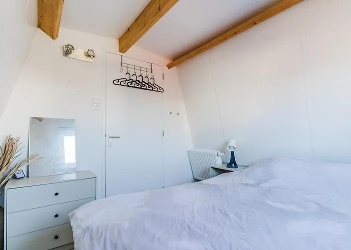 Vakantiehuis Bloei Aan Zee 200 M From Sea&center *